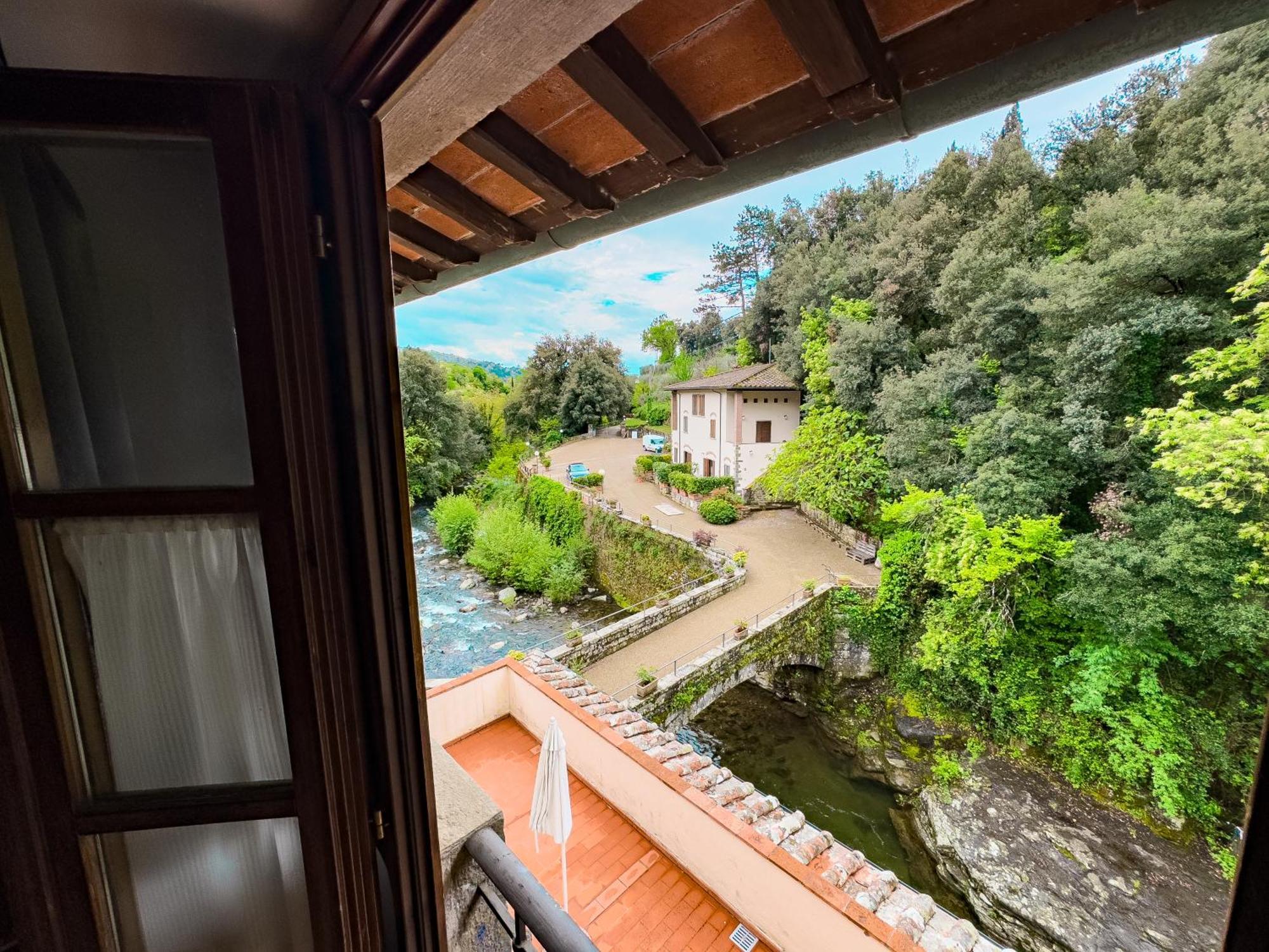 La Ferriera Exclusive Resort - Pool & Waterfall Лоро-Чьюффенна Екстер'єр фото