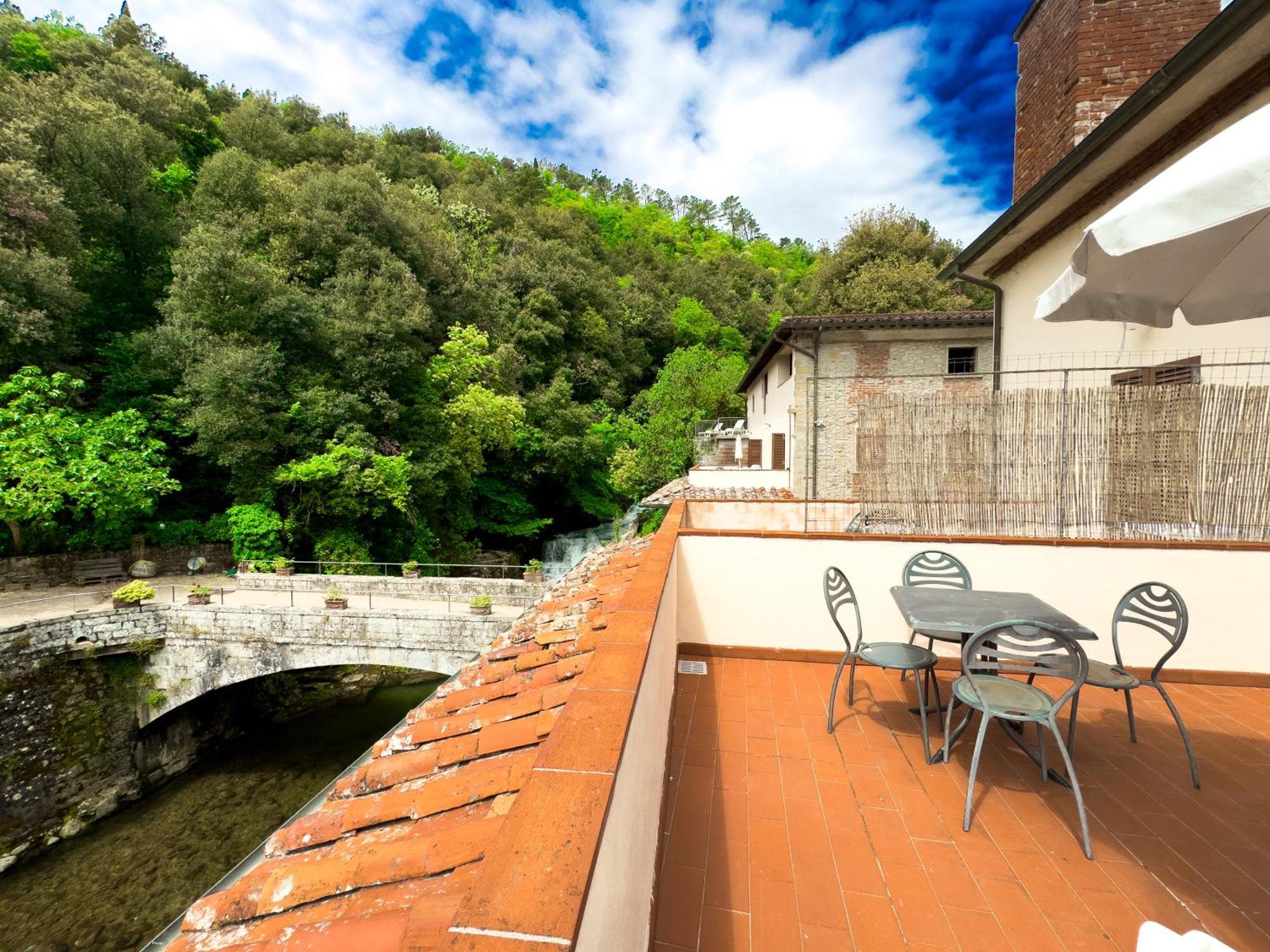 La Ferriera Exclusive Resort - Pool & Waterfall Лоро-Чьюффенна Екстер'єр фото